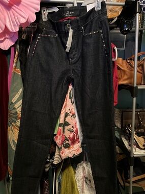 Dark blue jeans, the Sculpture edition, high rise skinny ankle jeans